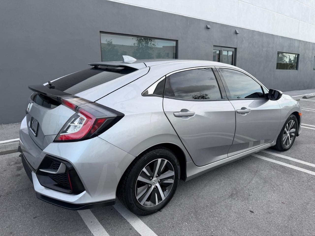 Honda Civic Hatchback LX CVT 2020