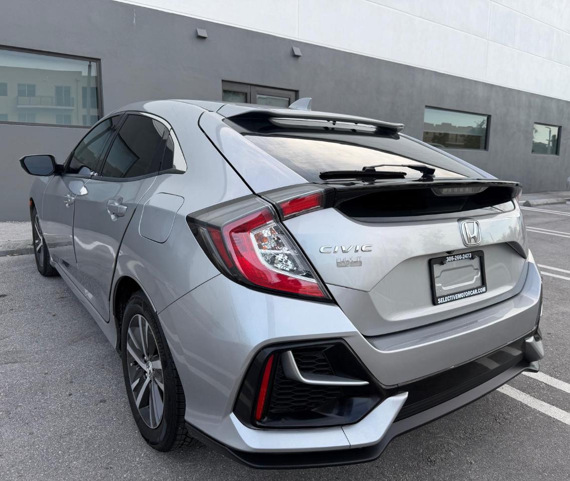 Honda Civic Hatchback LX CVT 2020