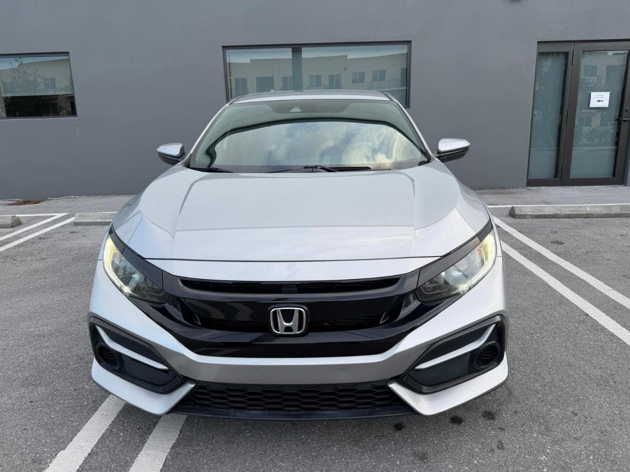 Honda Civic Hatchback LX CVT 2020