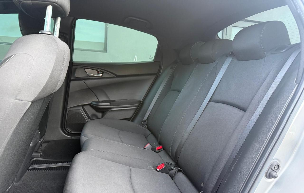 Honda Civic Hatchback LX CVT 2020
