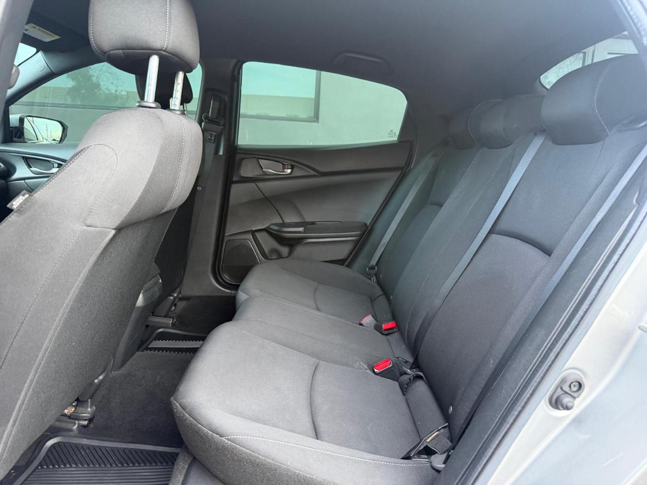 Honda Civic Hatchback LX CVT 2020