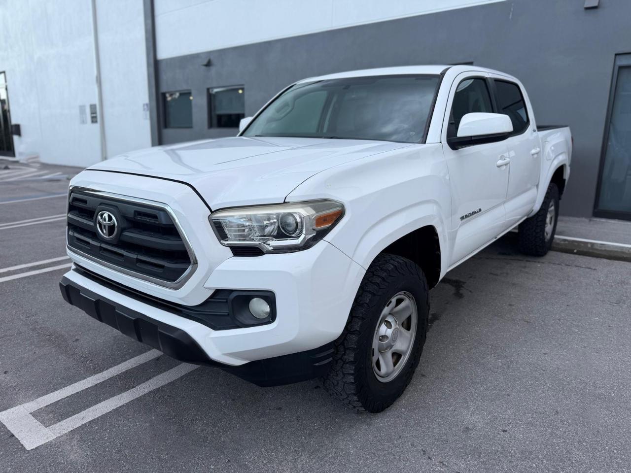 Toyota Tacoma 2WD Double Cab I4 AT SR5 (Natl) 2016