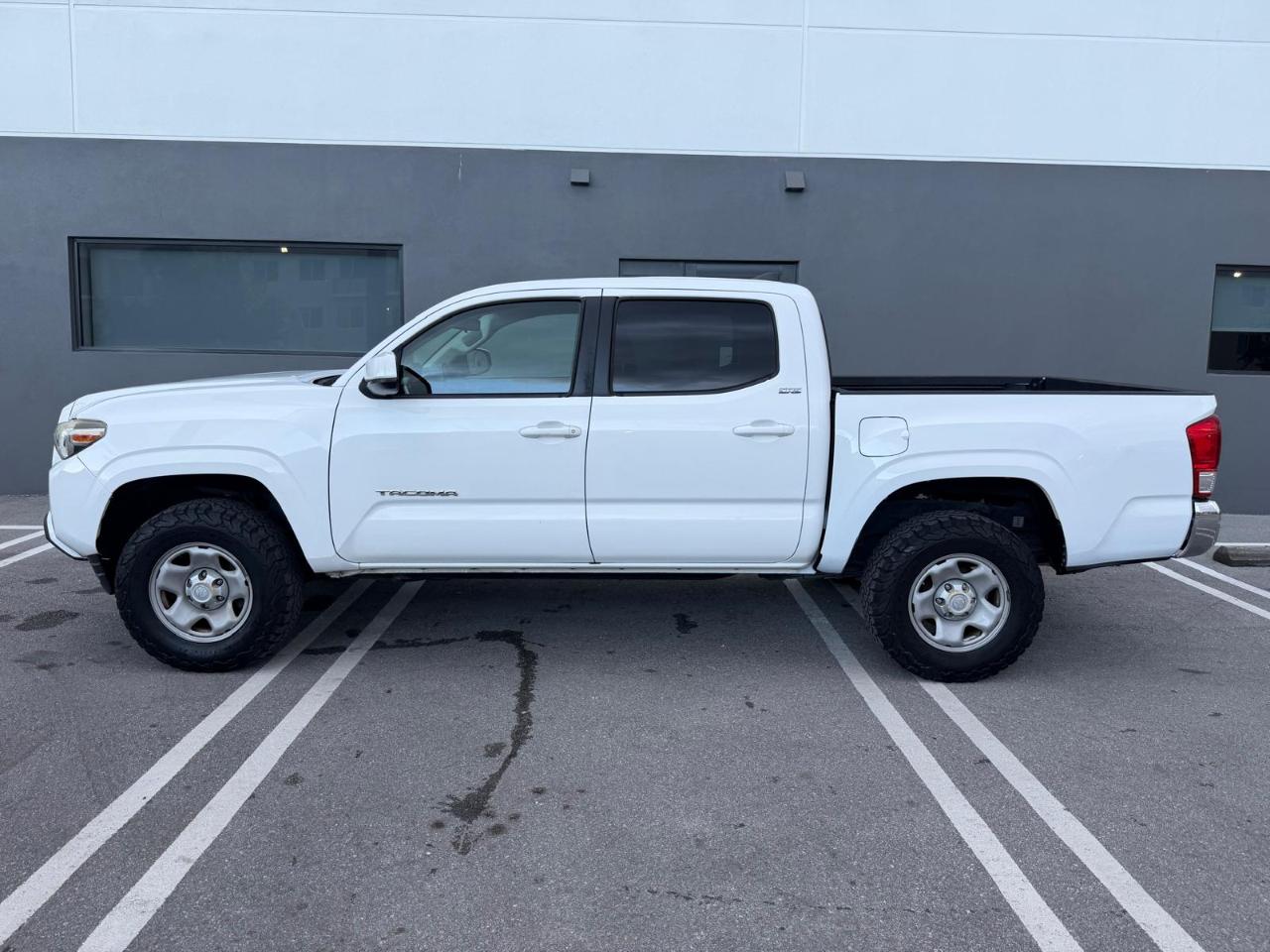 Toyota Tacoma 2WD Double Cab I4 AT SR5 (Natl) 2016
