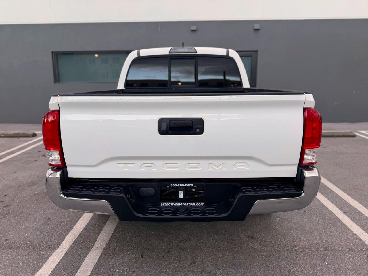 Toyota Tacoma 2WD Double Cab I4 AT SR5 (Natl) 2016