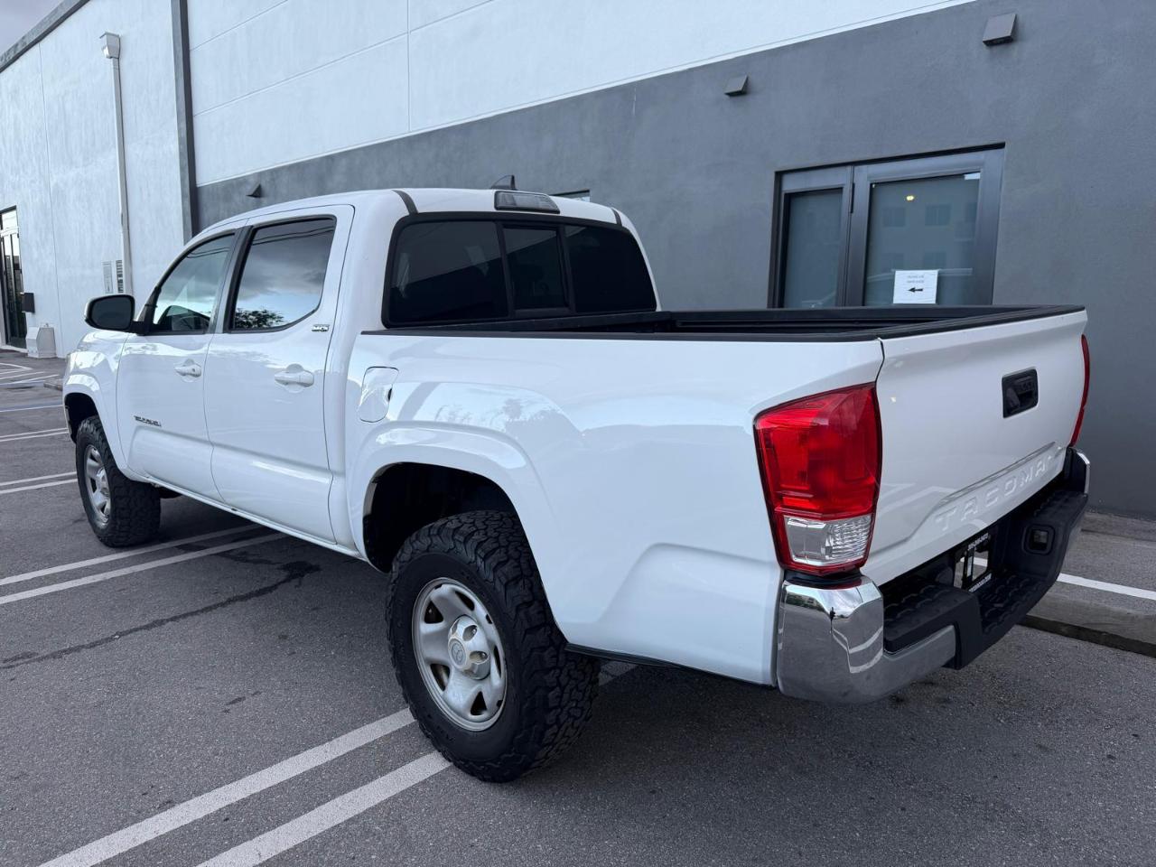 Toyota Tacoma 2WD Double Cab I4 AT SR5 (Natl) 2016