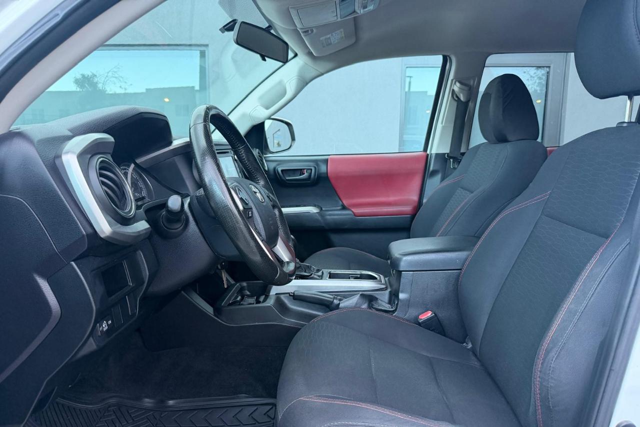 Toyota Tacoma 2WD Double Cab I4 AT SR5 (Natl) 2016