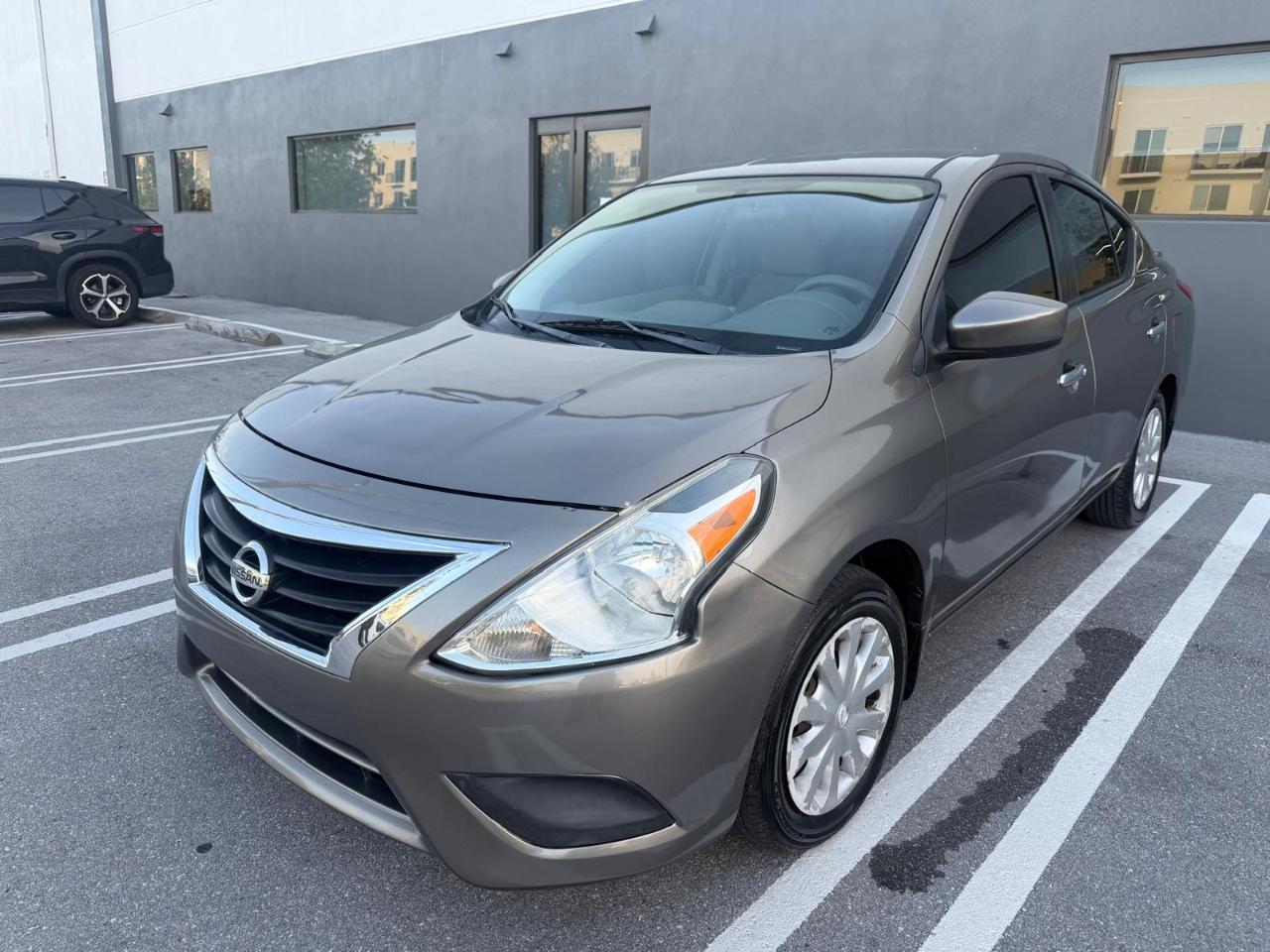 Nissan Versa 4dr Sdn CVT 1.6 SV 2015