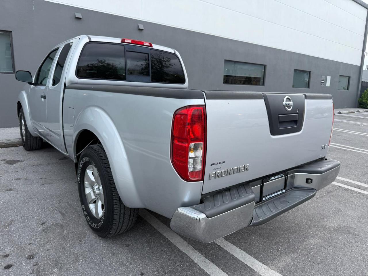 Nissan Frontier 2WD King Cab I4 Auto SV 2012