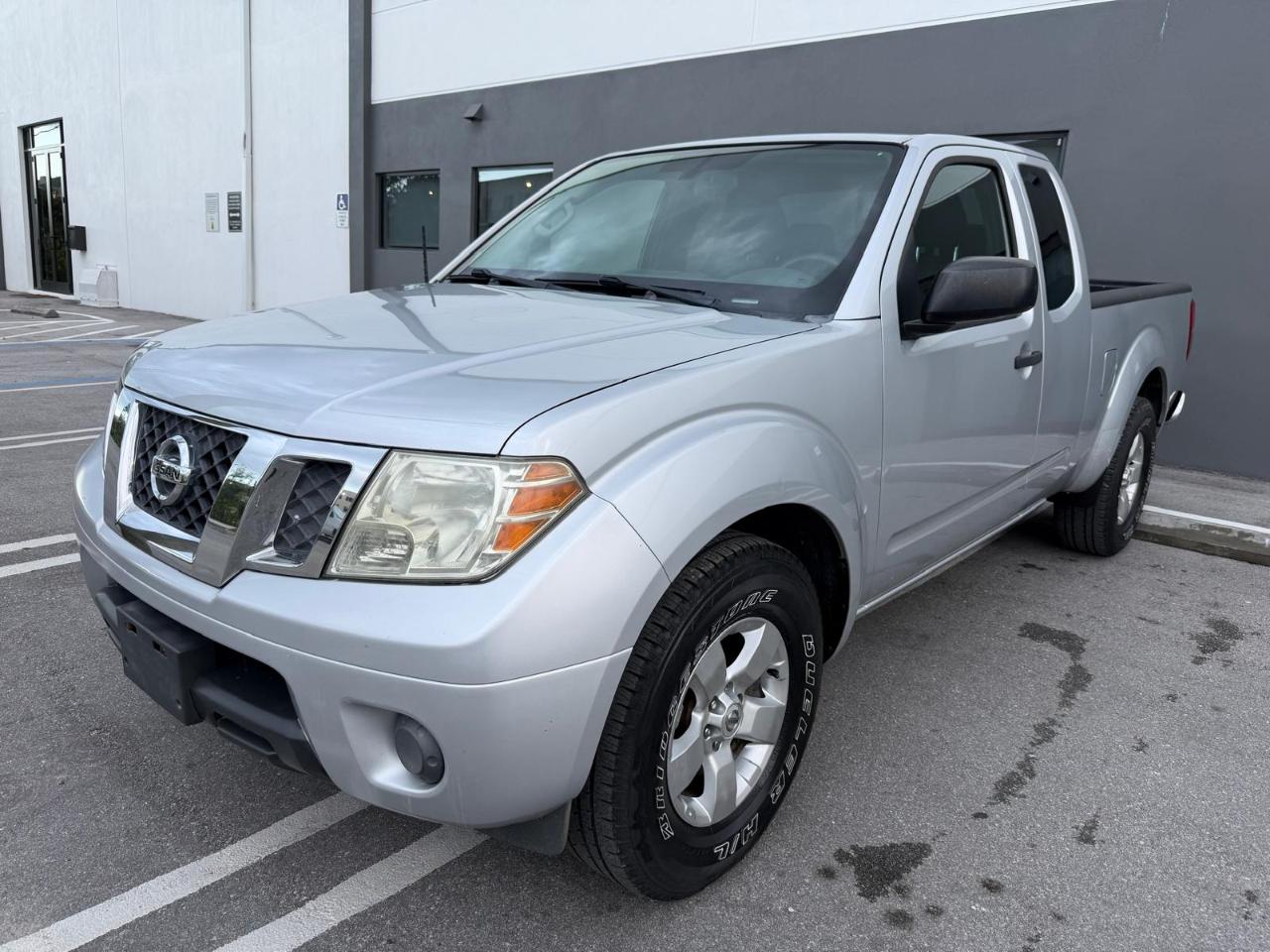 Nissan Frontier 2WD King Cab I4 Auto SV 2012