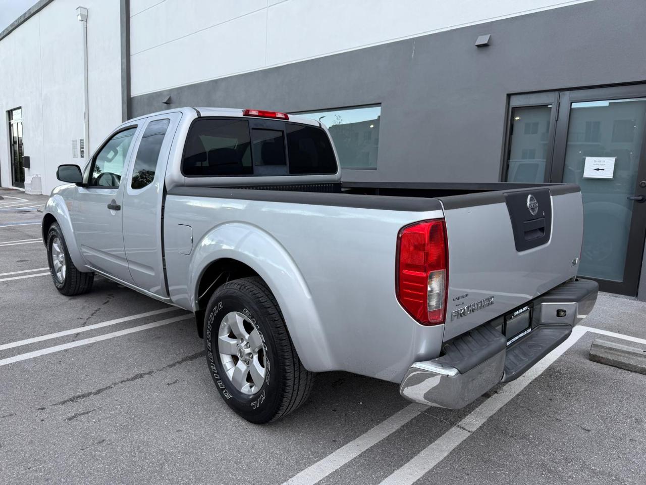 Nissan Frontier 2WD King Cab I4 Auto SV 2012