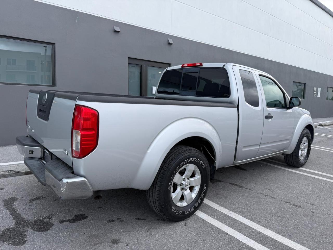 Nissan Frontier 2WD King Cab I4 Auto SV 2012