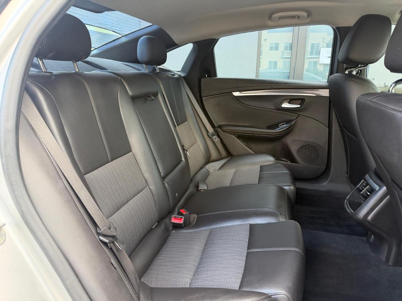 Chevrolet Impala 4dr Sdn LT w/1LT 2016