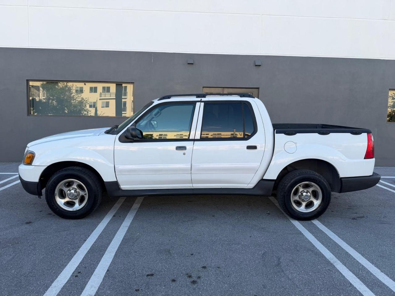 Ford Explorer Sport Trac 4dr 126" WB XLT Premium 2005