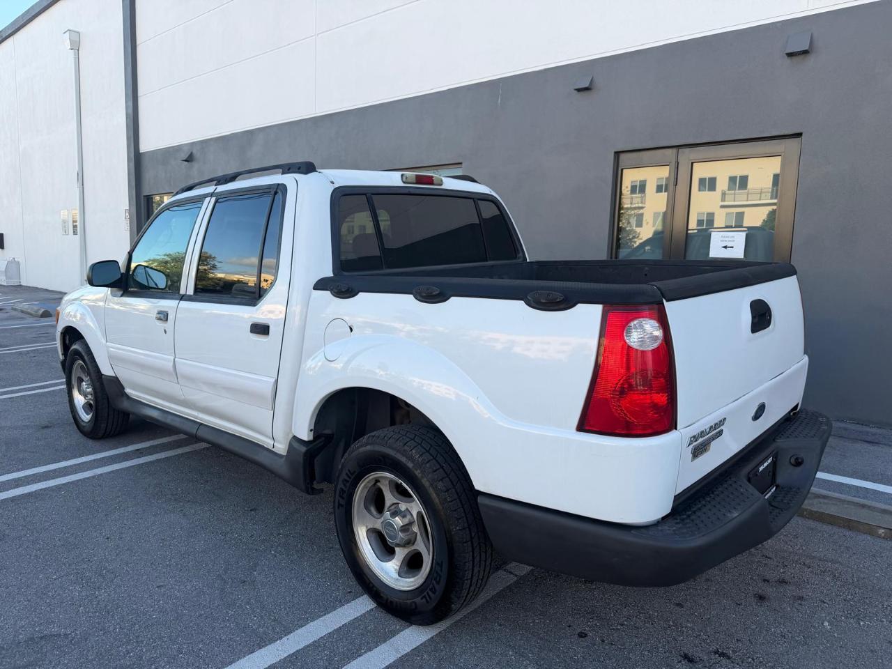 Ford Explorer Sport Trac 4dr 126" WB XLT Premium 2005
