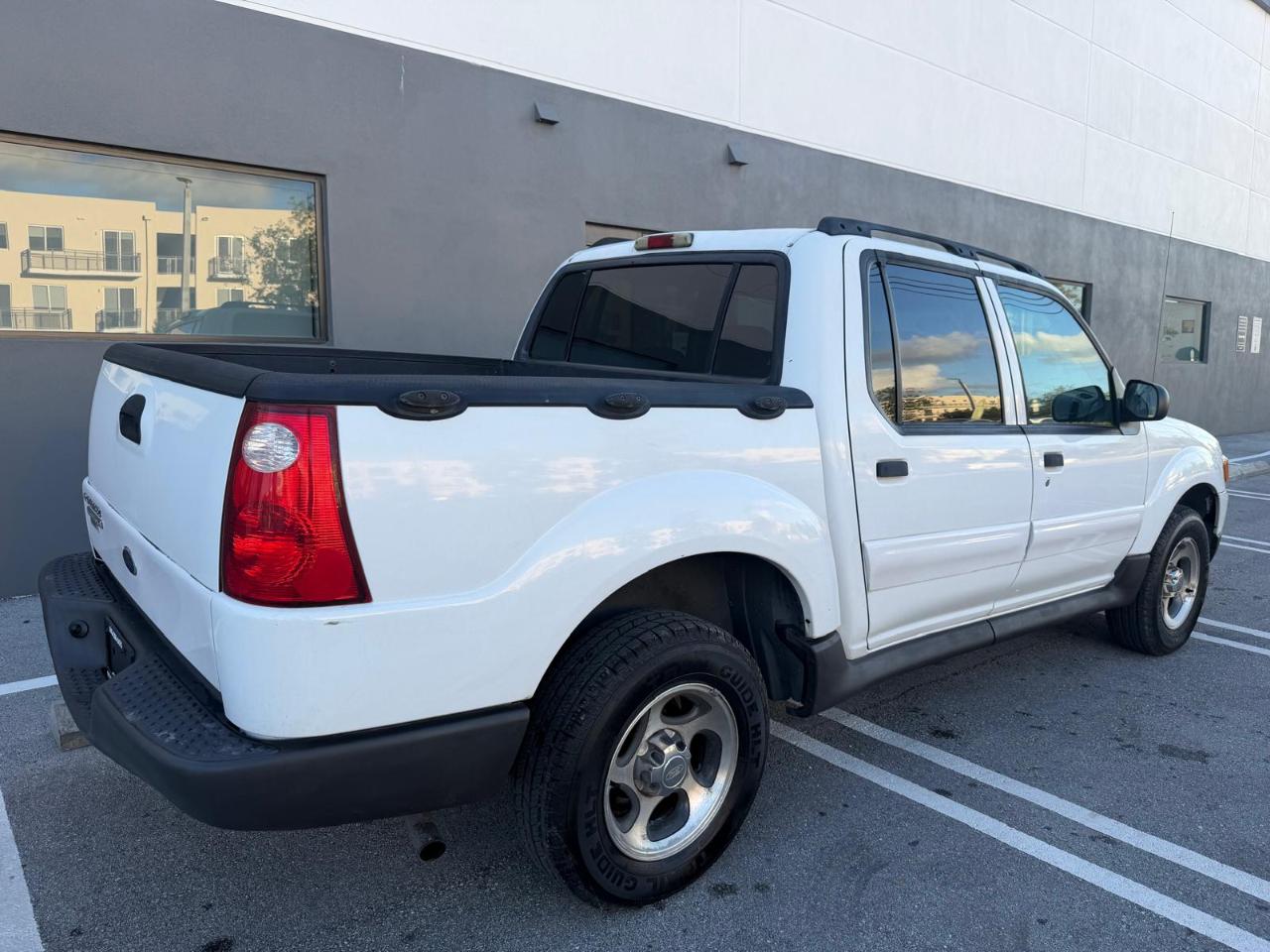 Ford Explorer Sport Trac 4dr 126" WB XLT Premium 2005