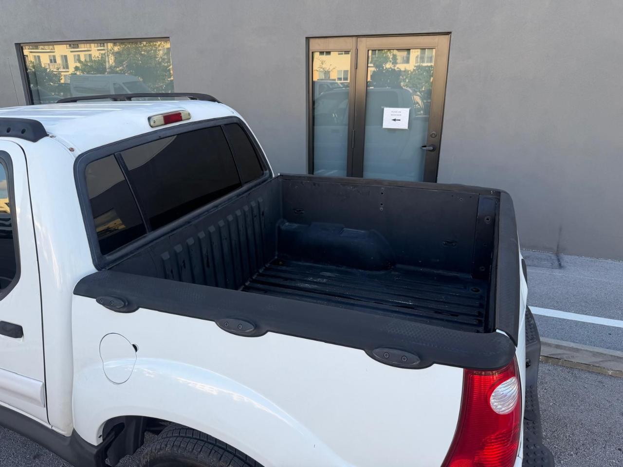 Ford Explorer Sport Trac 4dr 126" WB XLT Premium 2005