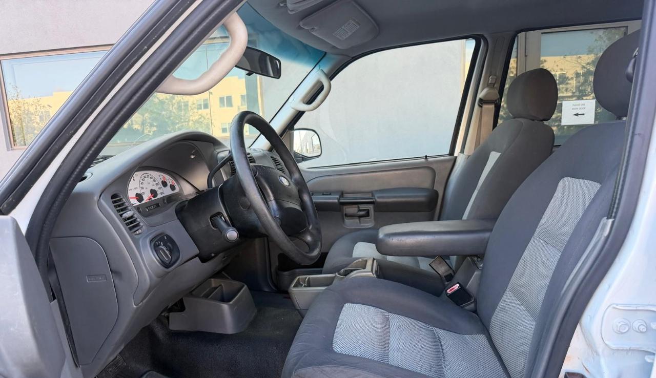 Ford Explorer Sport Trac 4dr 126" WB XLT Premium 2005