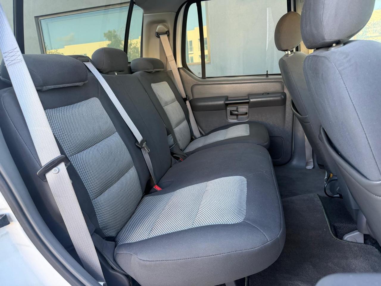 Ford Explorer Sport Trac 4dr 126" WB XLT Premium 2005