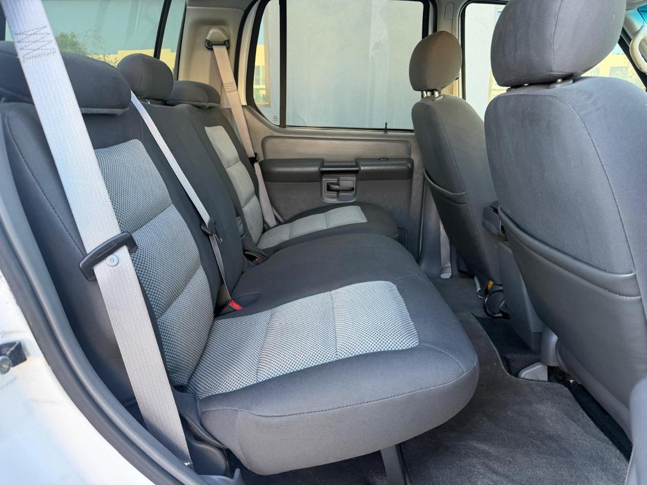 Ford Explorer Sport Trac 4dr 126" WB XLT Premium 2005
