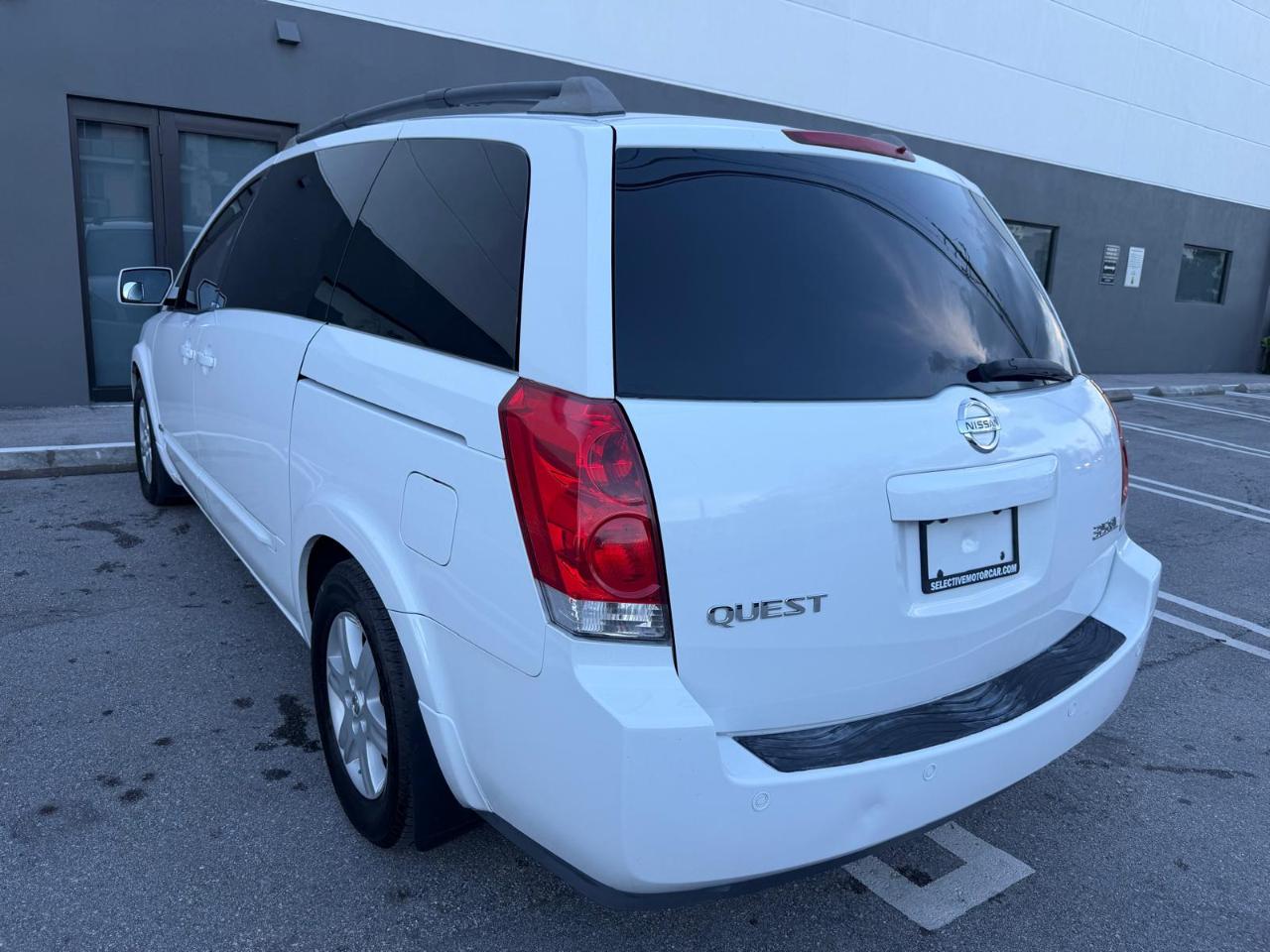Nissan Quest 4dr Van SL 2006