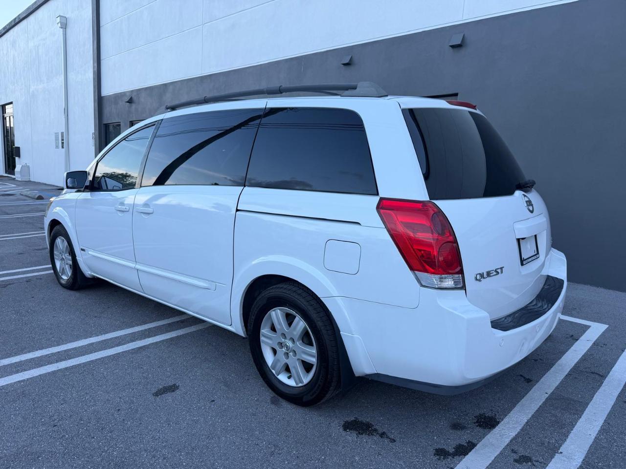 Nissan Quest 4dr Van SL 2006
