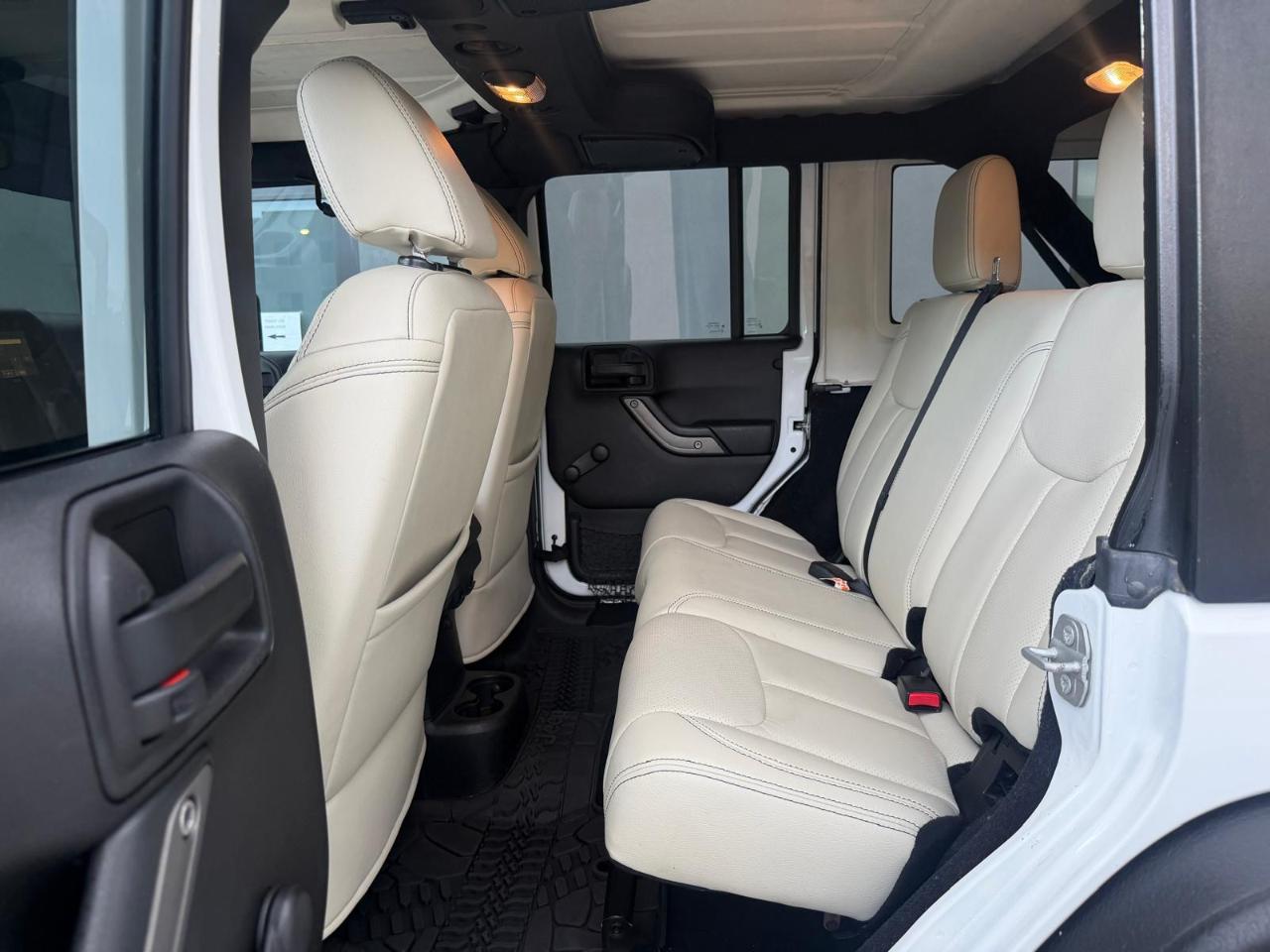 Jeep Wrangler Unlimited 4WD 4dr Sport 2016