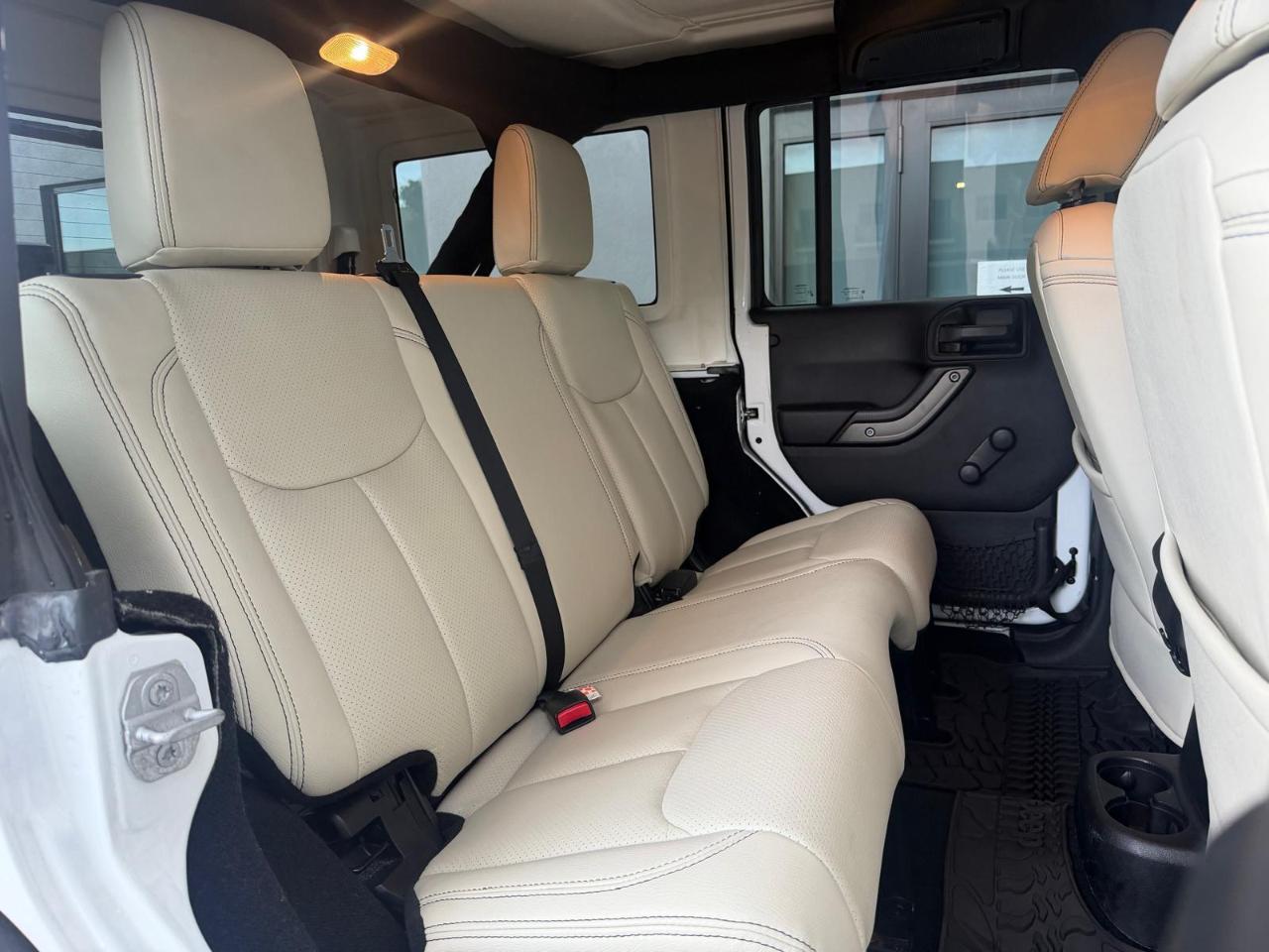 Jeep Wrangler Unlimited 4WD 4dr Sport 2016
