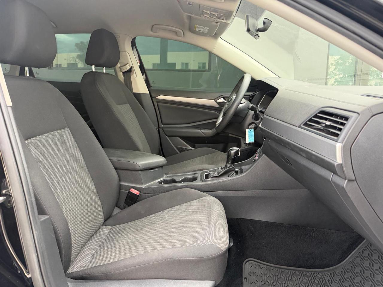 Volkswagen Jetta SE 4D Sedan 2021