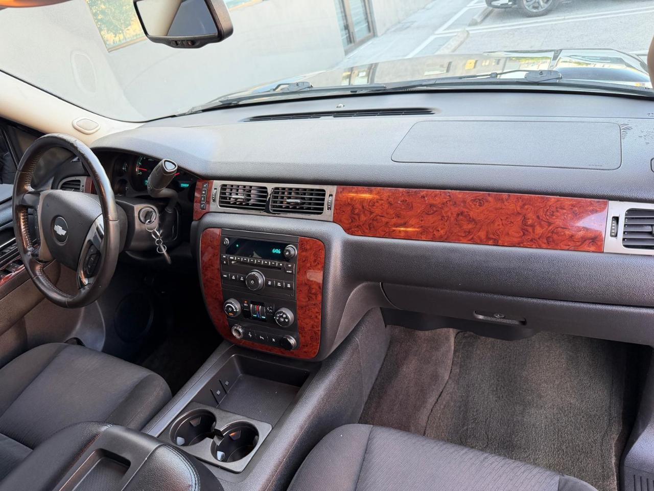 Chevrolet Avalanche 2WD Crew Cab LS 2011