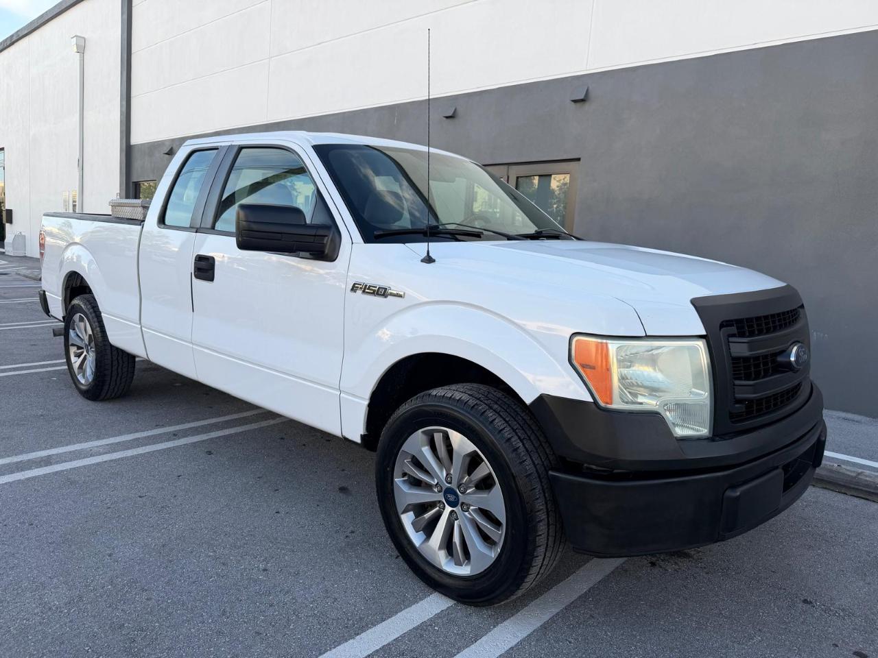 Ford F-150 2WD SuperCab 145" XL 2014