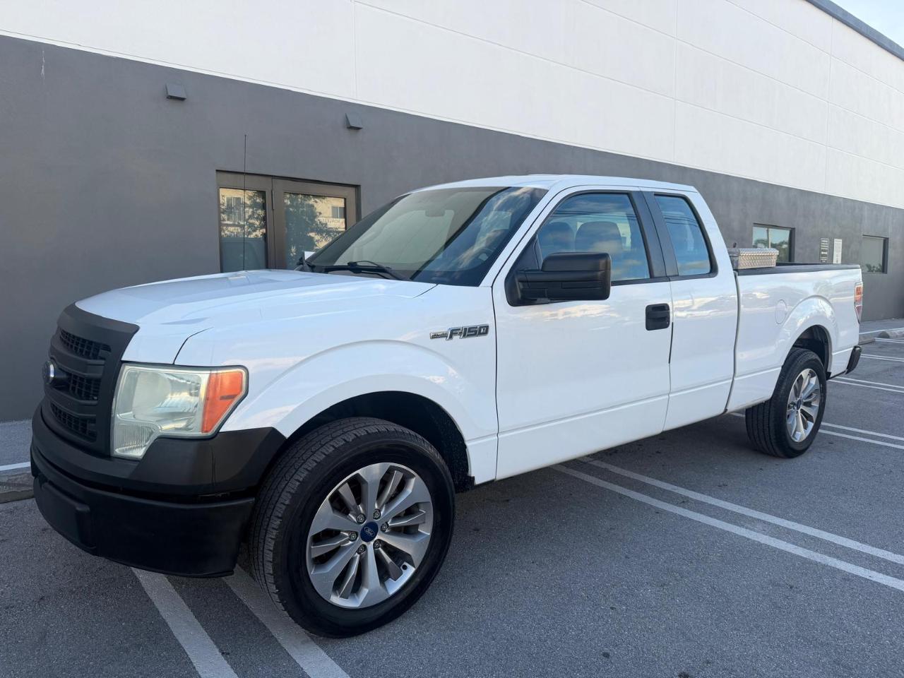 Ford F-150 2WD SuperCab 145" XL 2014