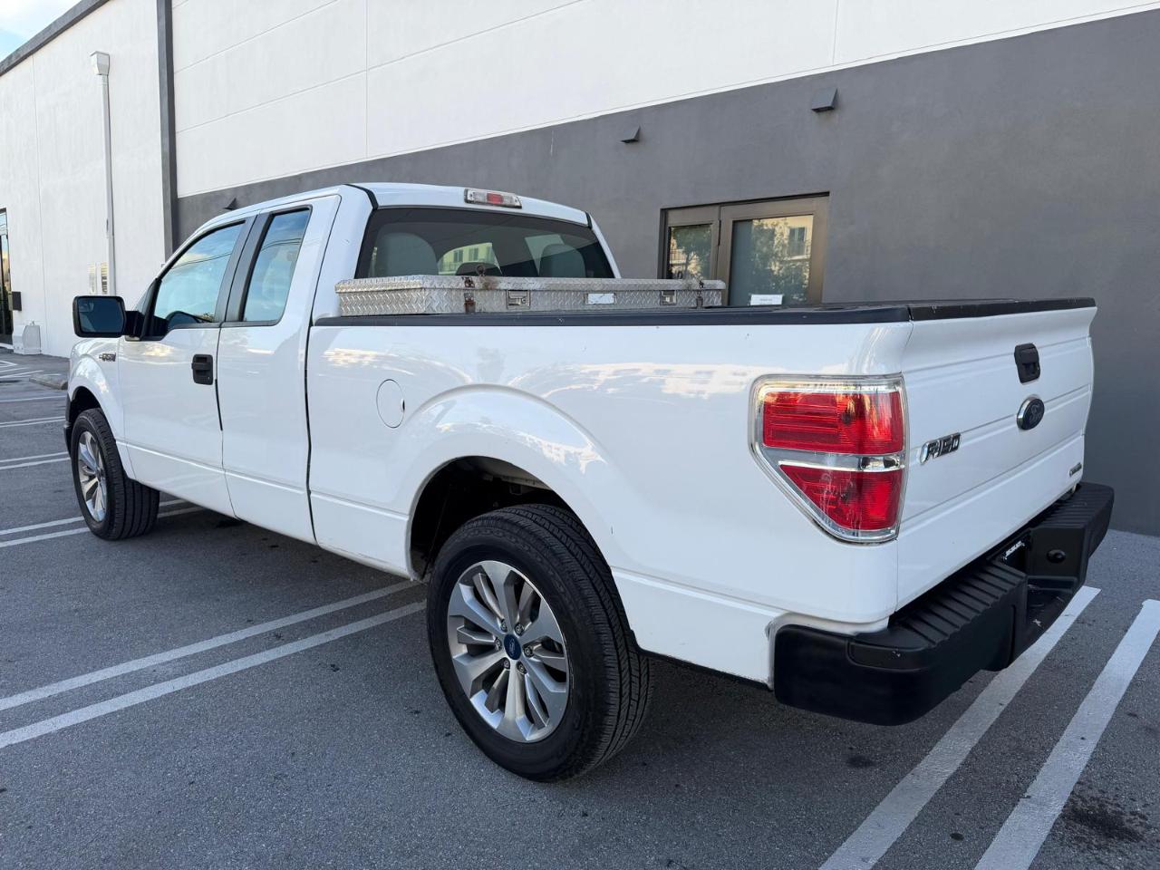 Ford F-150 2WD SuperCab 145" XL 2014