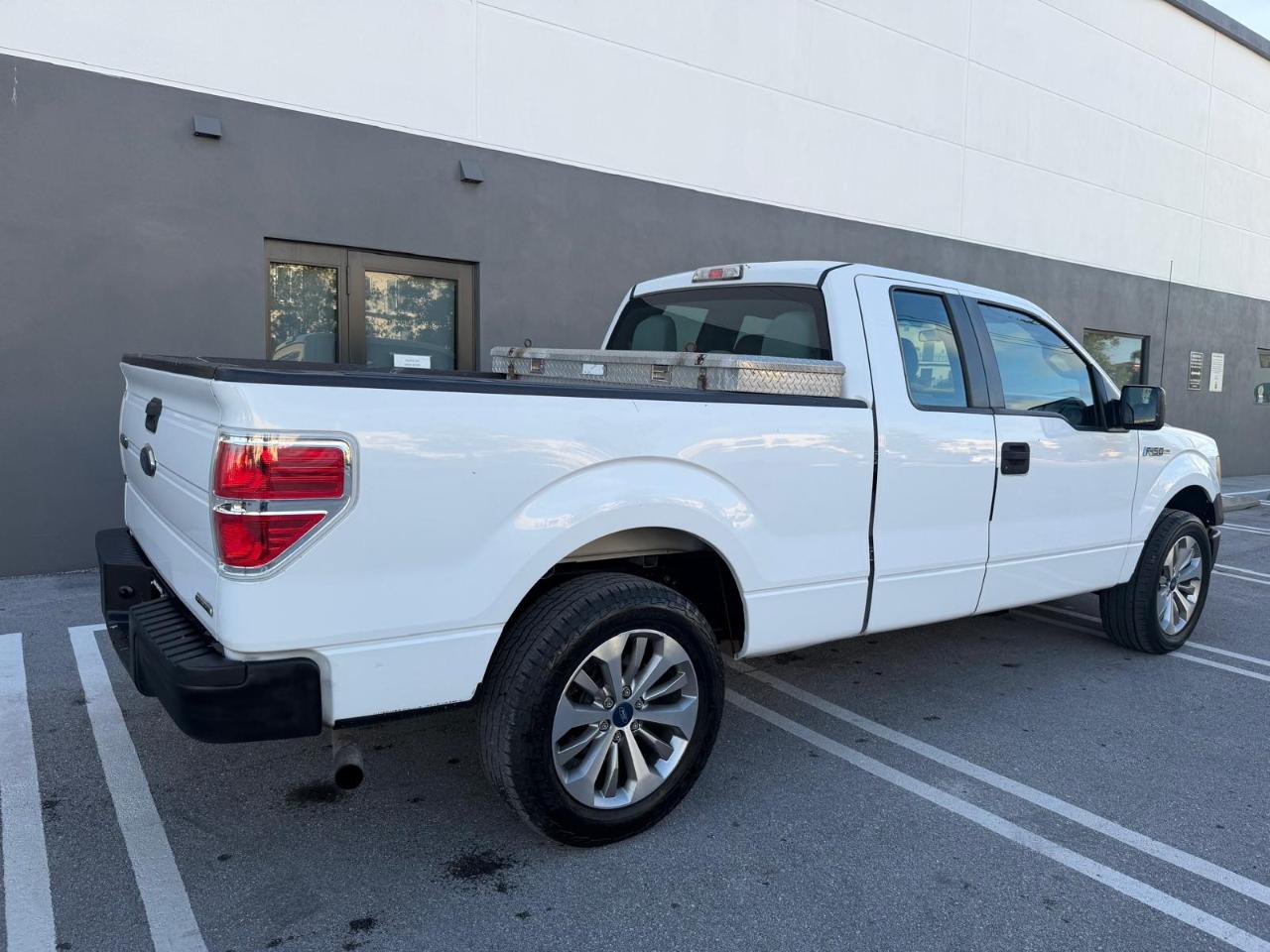 Ford F-150 2WD SuperCab 145" XL 2014