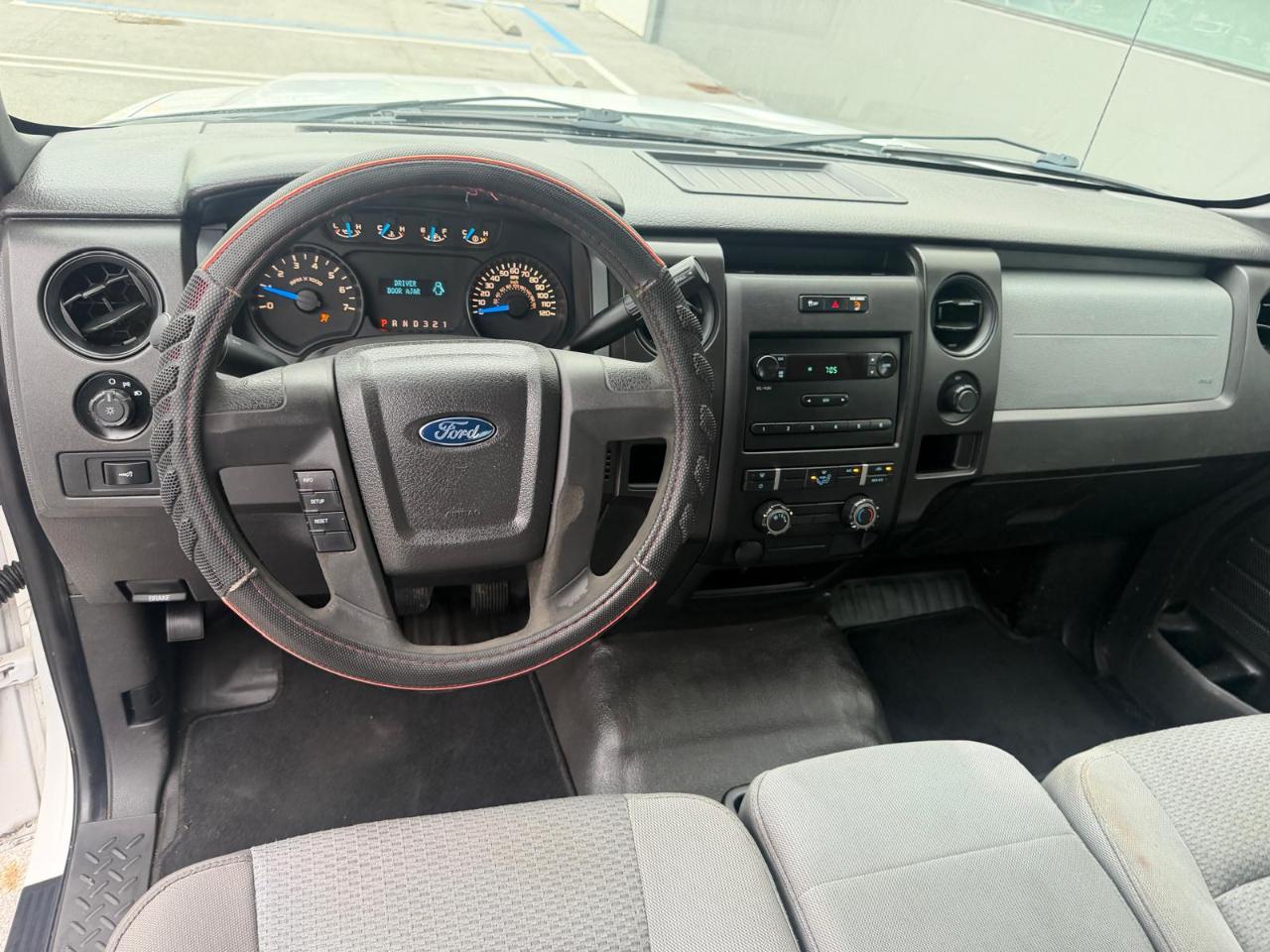 Ford F-150 2WD SuperCab 145" XL 2014
