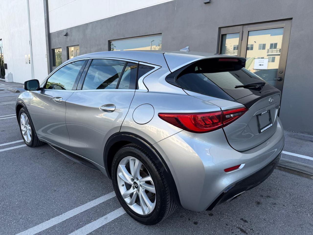 Infiniti QX30 Luxury FWD 2017