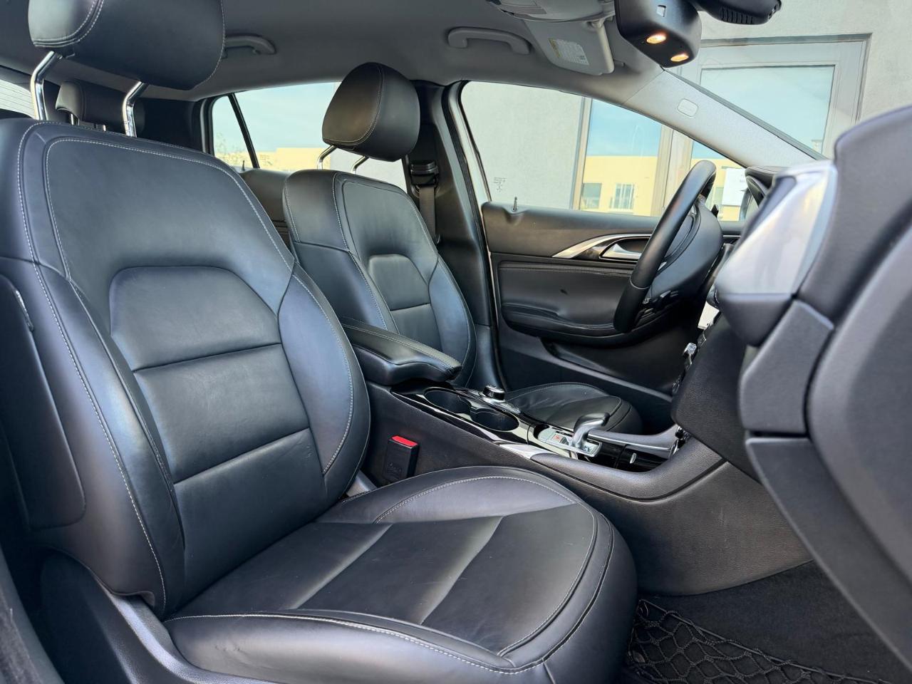 Infiniti QX30 Luxury FWD 2017