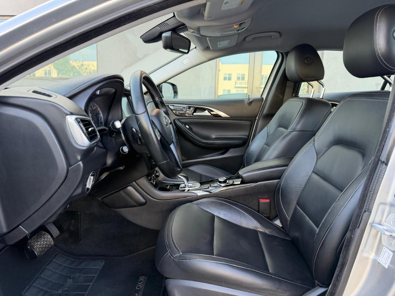 Infiniti QX30 Luxury FWD 2017