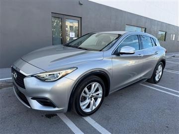 2017 Infiniti QX30 Luxury FWD