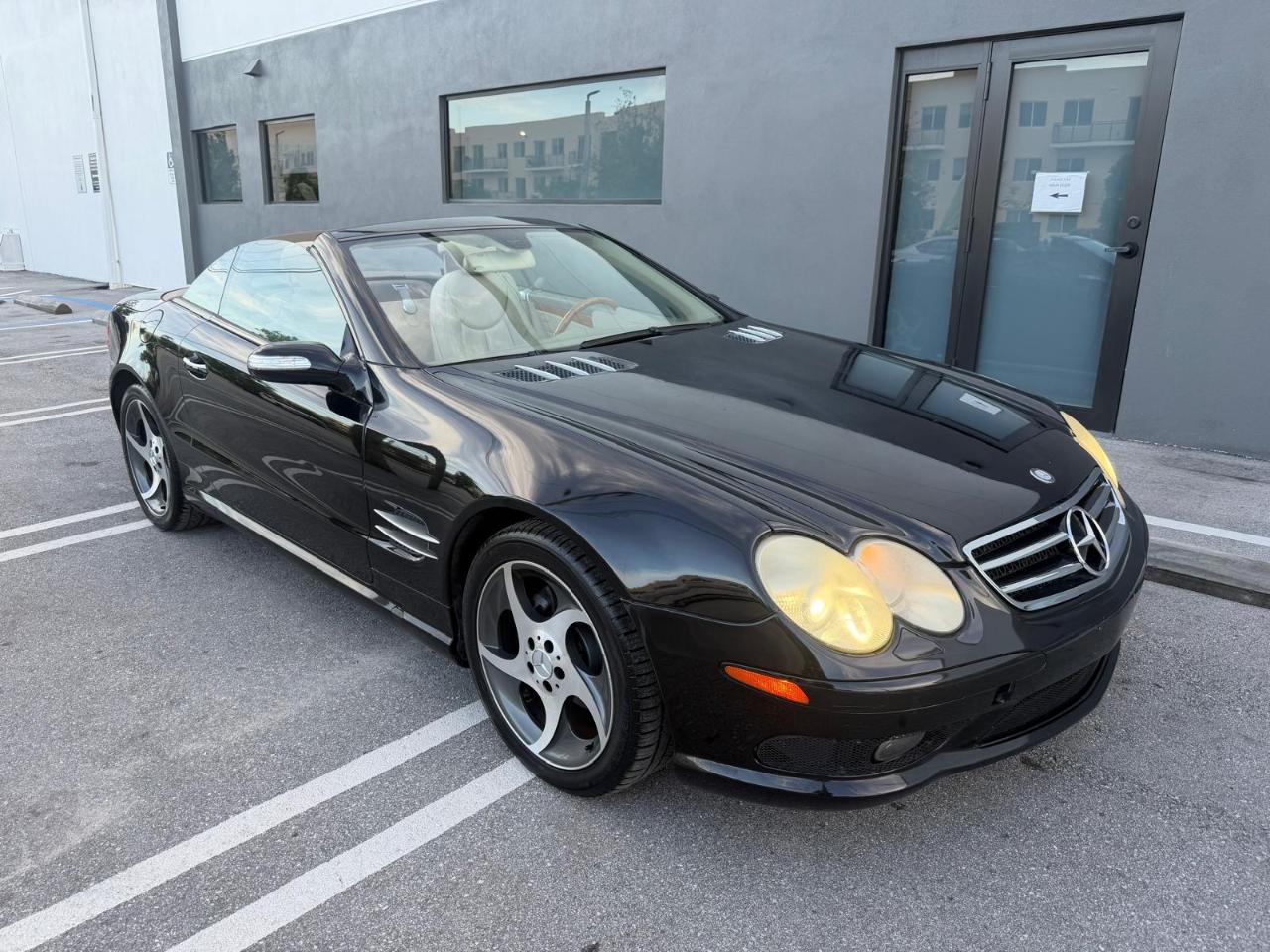 Mercedes-Benz SL-Class 2dr Roadster 5.0L 2005