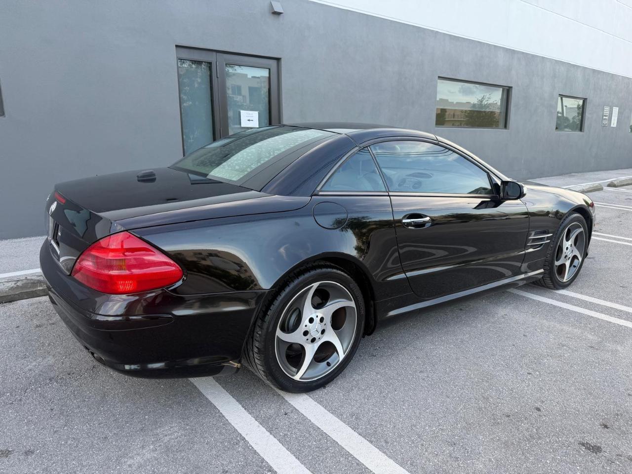 Mercedes-Benz SL-Class 2dr Roadster 5.0L 2005