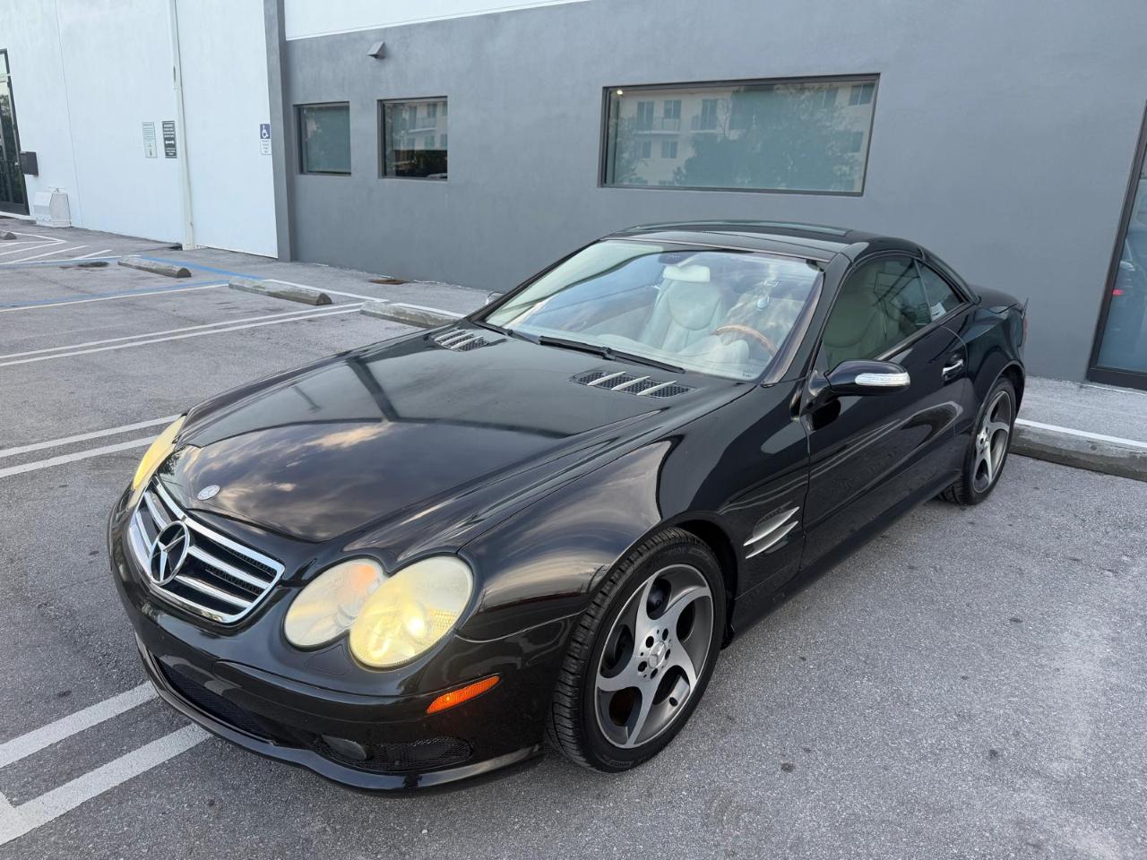 Mercedes-Benz SL-Class 2dr Roadster 5.0L 2005