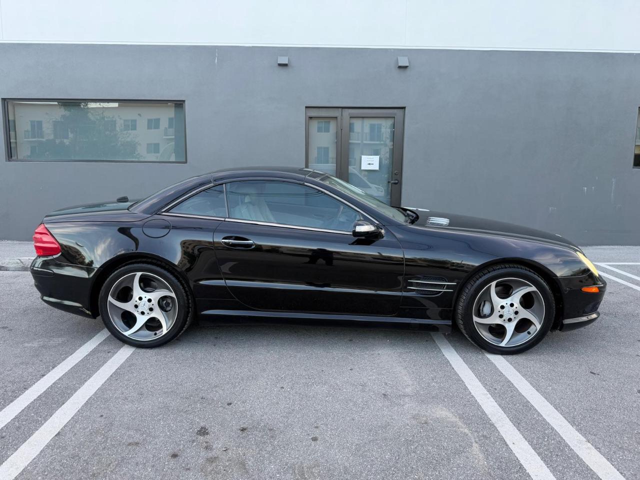 Mercedes-Benz SL-Class 2dr Roadster 5.0L 2005