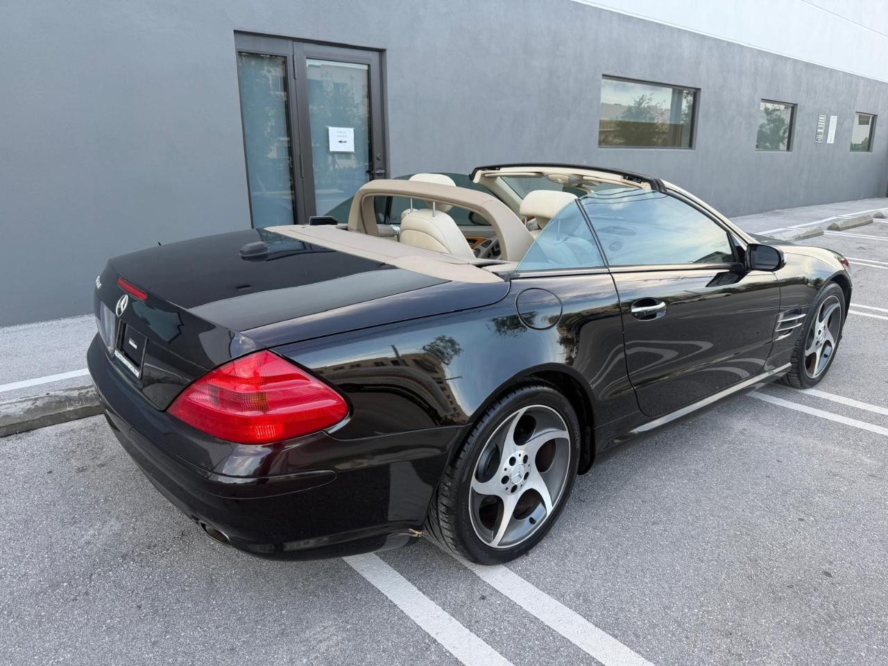 Mercedes-Benz SL-Class 2dr Roadster 5.0L 2005