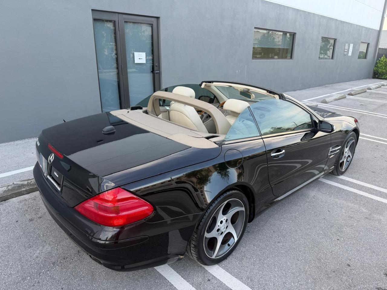 Mercedes-Benz SL-Class 2dr Roadster 5.0L 2005
