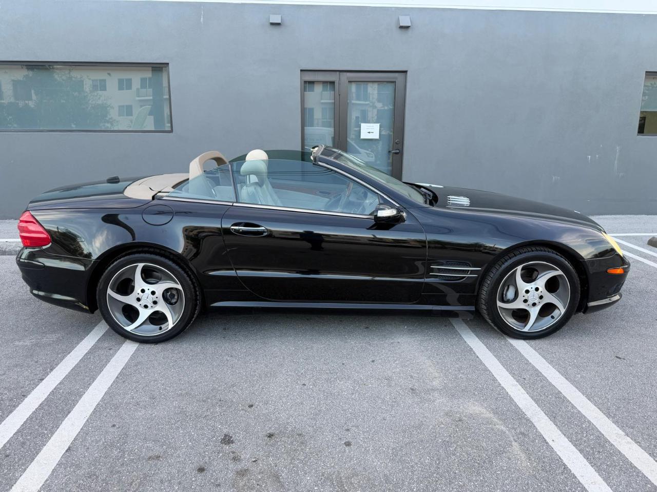 Mercedes-Benz SL-Class 2dr Roadster 5.0L 2005