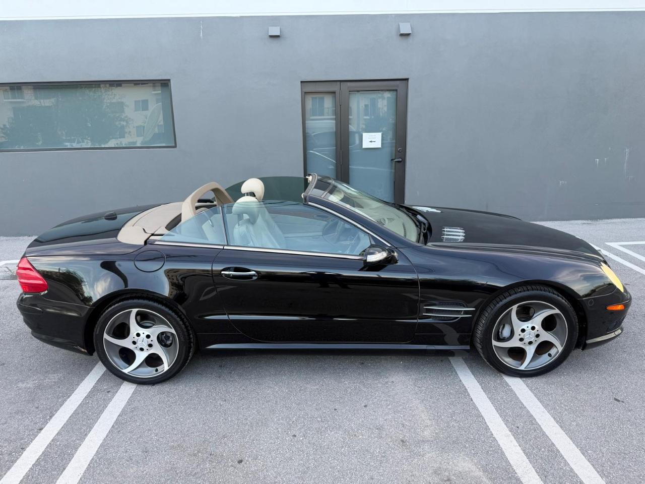 Mercedes-Benz SL-Class 2dr Roadster 5.0L 2005