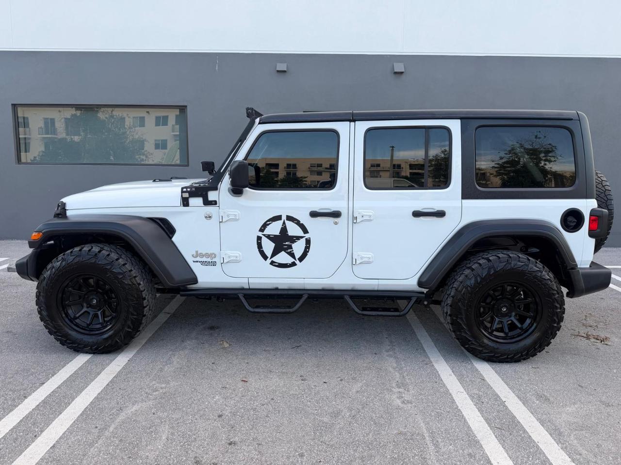 Jeep Wrangler Unlimited Sport 4x4 2021