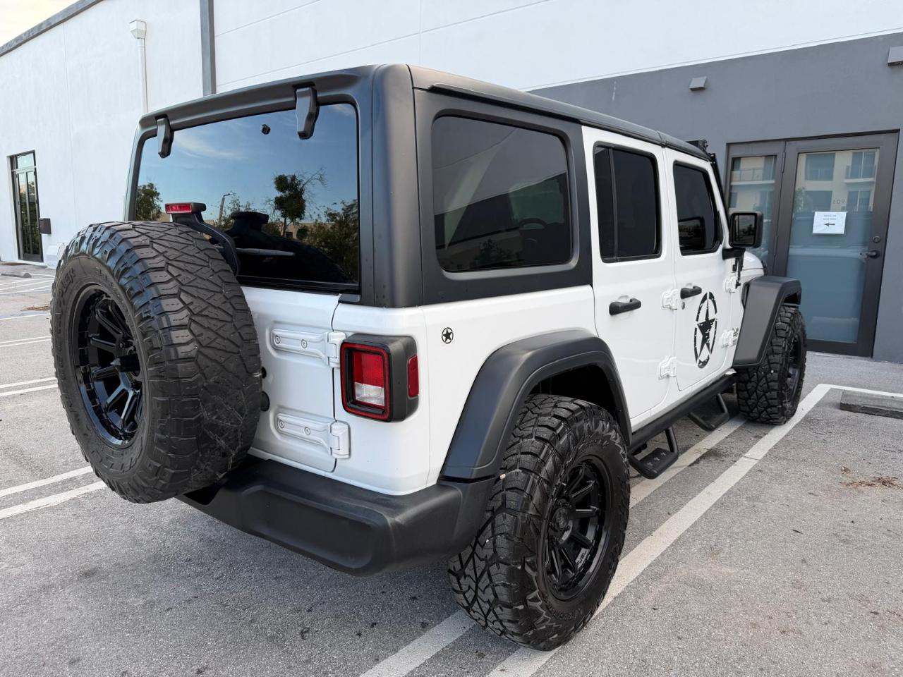 Jeep Wrangler Unlimited Sport 4x4 2021