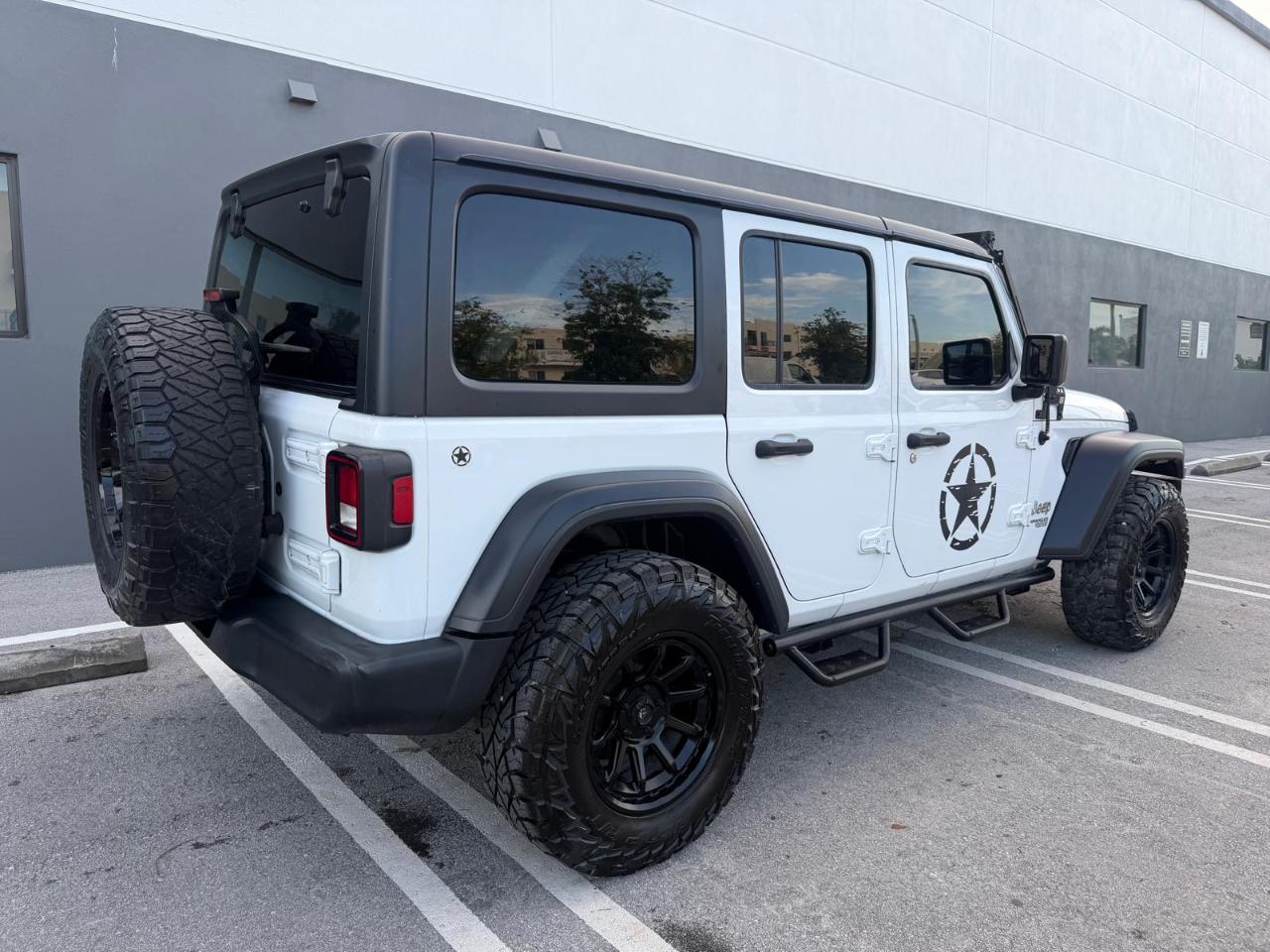 Jeep Wrangler Unlimited Sport 4x4 2021