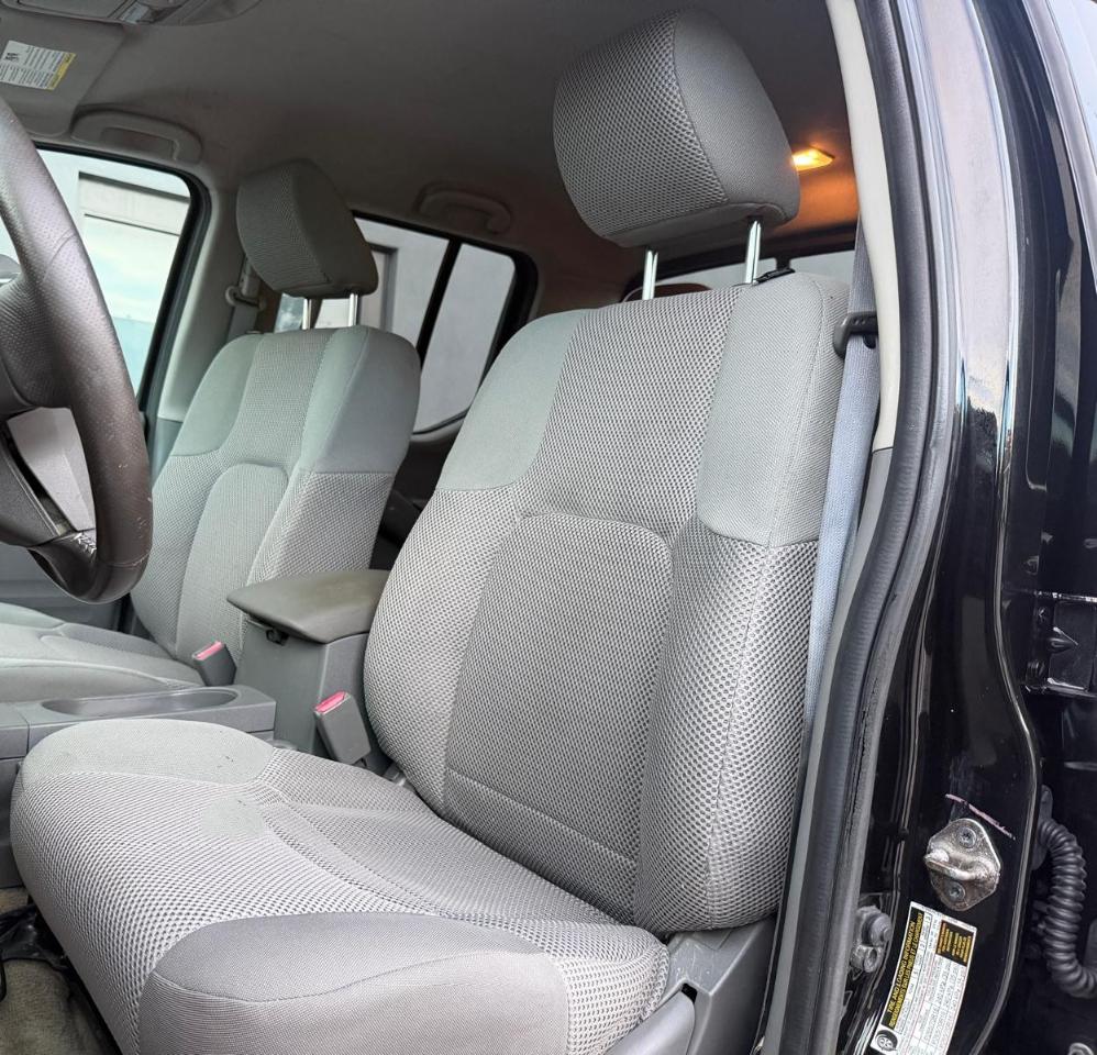 Nissan Frontier 2WD Crew Cab SWB Auto SV 2015